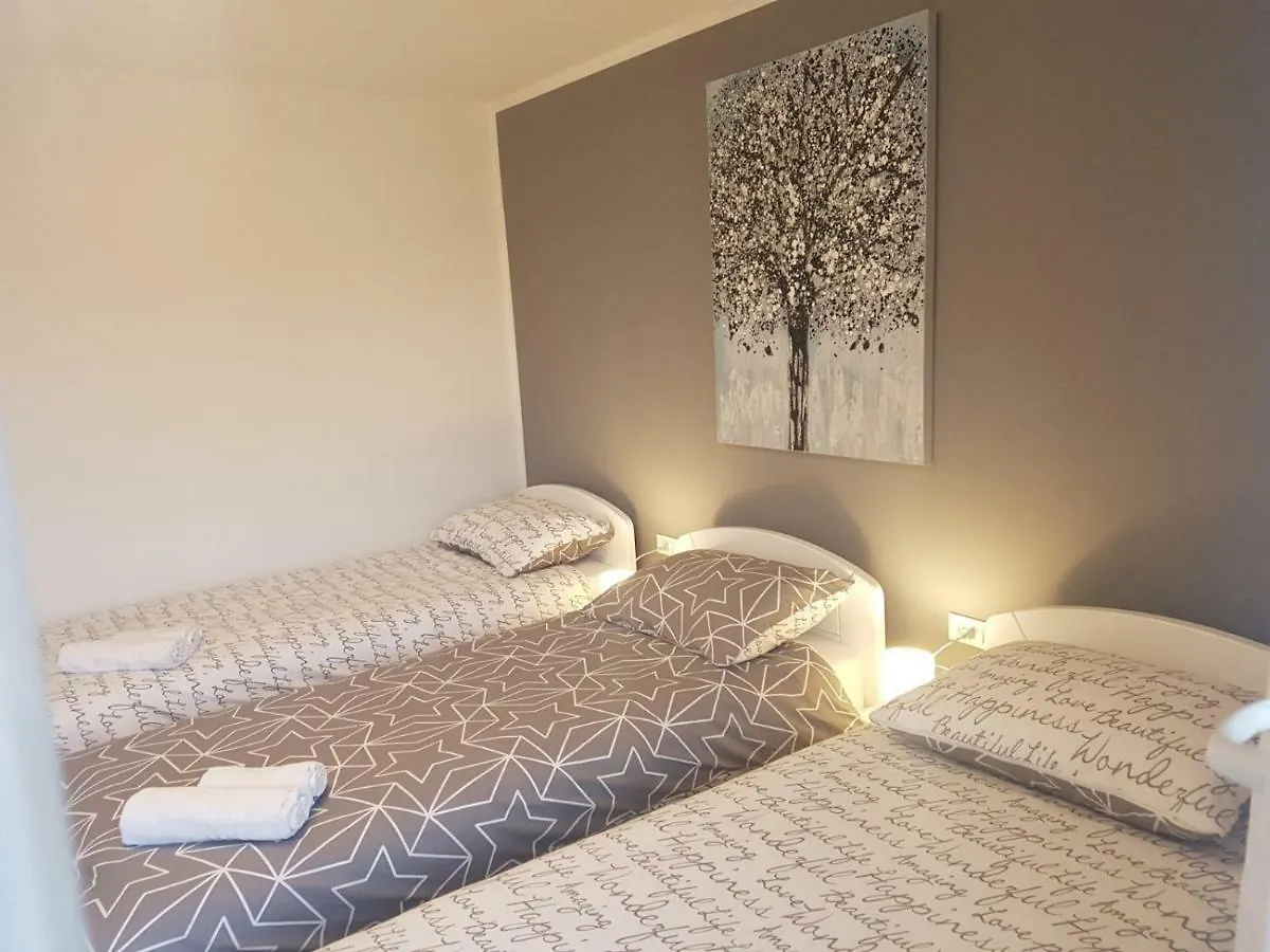 App Sandra 3 Bedrooms On 112M2 Kostrena Sodici